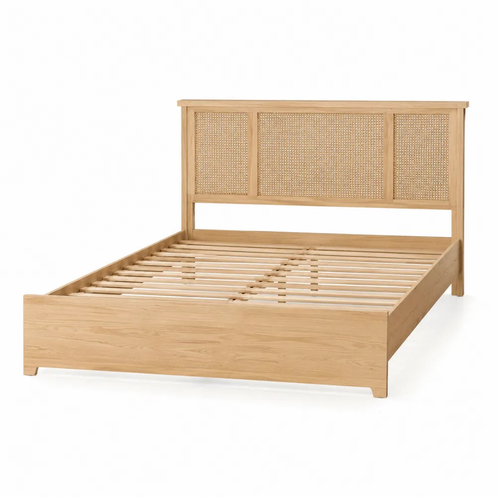 Doppelbett aus Eiche mit Geflecht-Kopfteil 200x180 cm